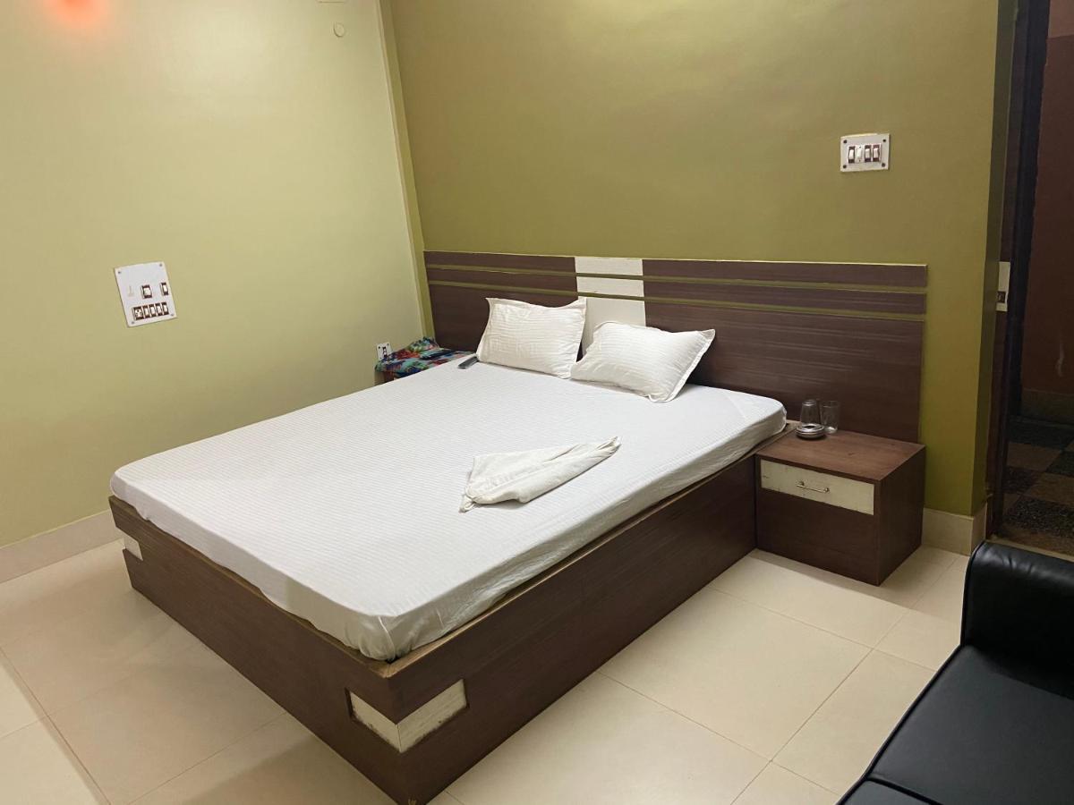 Hotel Nishi Balasore Экстерьер фото