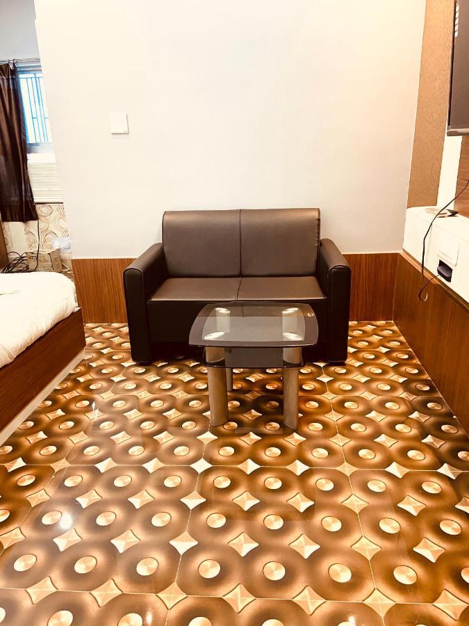 Hotel Nishi Balasore Экстерьер фото